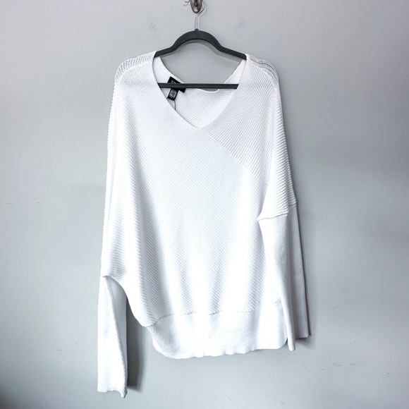 Express Sweaters - Express White Cable Knit V-Neck Sweater